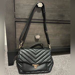 Elegant Black Quilted Handbag